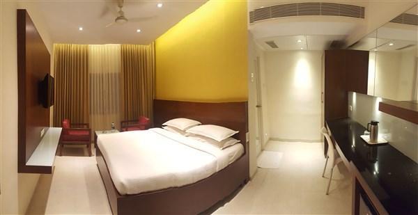 Gayathri Hotels Tiruppur Exterior foto